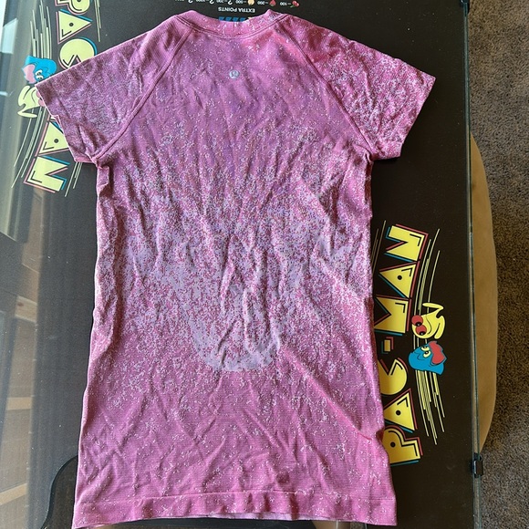Lululemon Swiftly Tech Tee, Size 4, Abstract Mauve - Picture 4 of 5